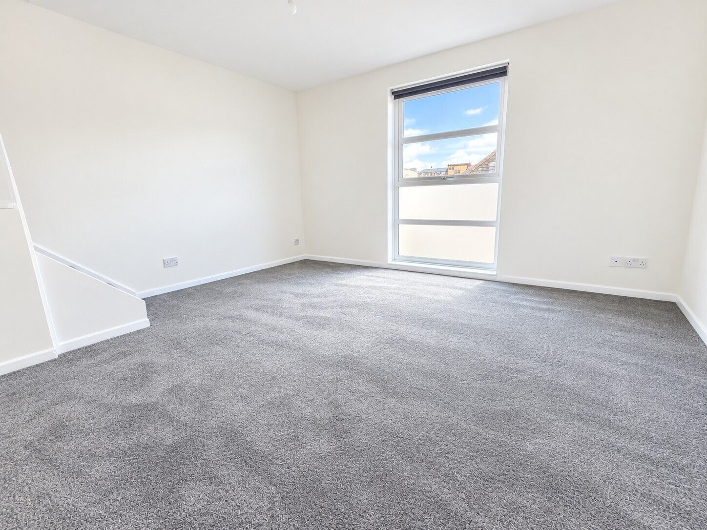 Flat Desborough Road in High Wycombe