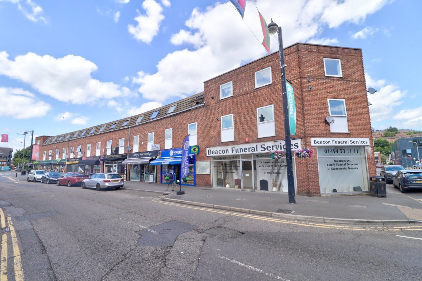 Flat Desborough Road in High Wycombe