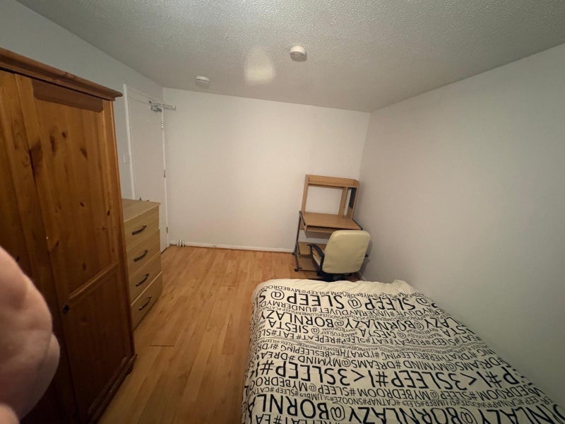 Room Houghton Road in Greater London