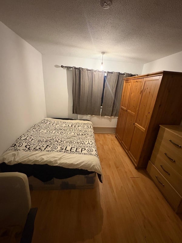 Room Houghton Road in Greater London