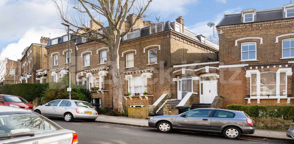 Flat Parkway in Greater London
