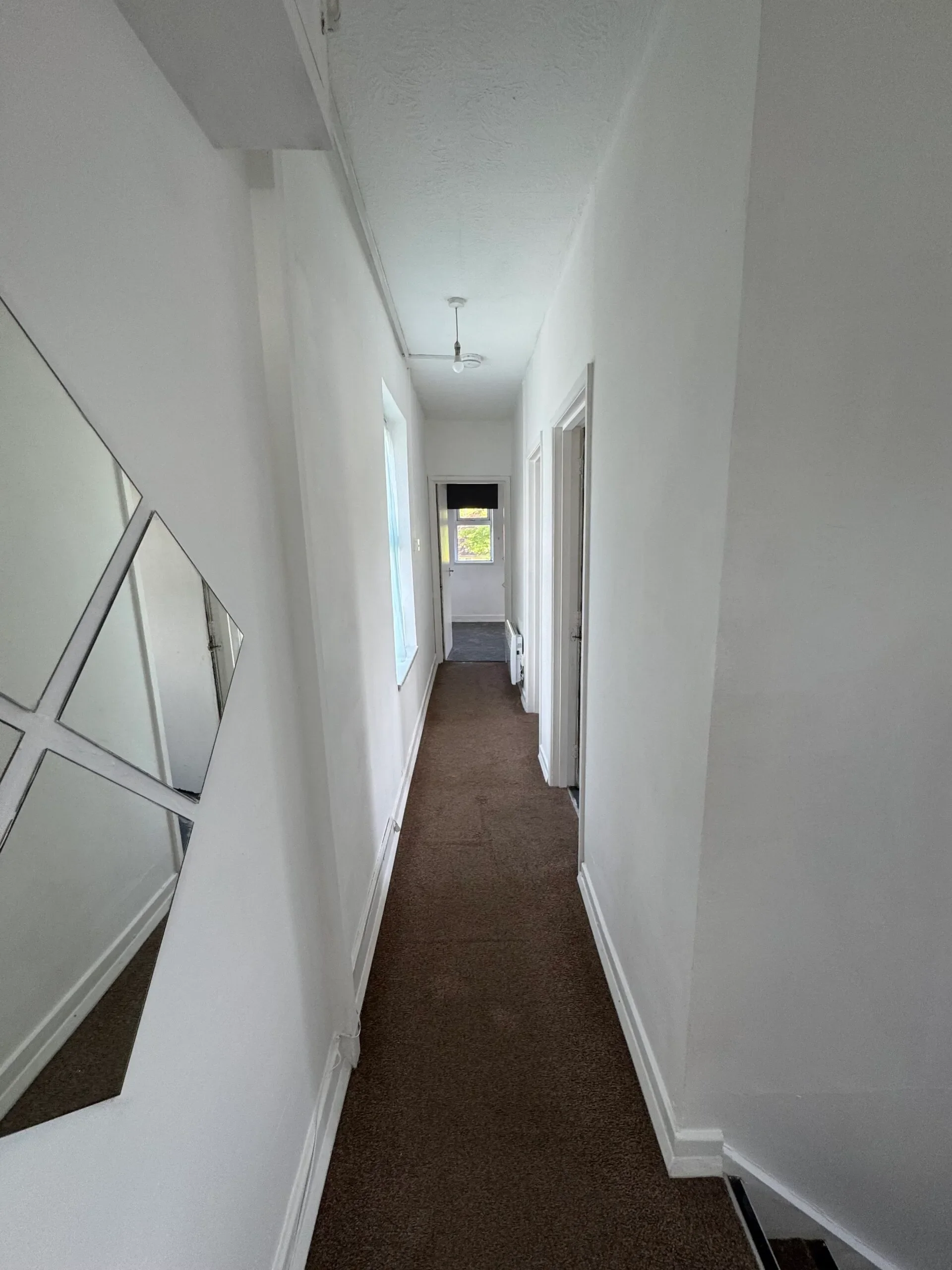 Flat Tyntaldwyn Road in Troed-y-rhiw