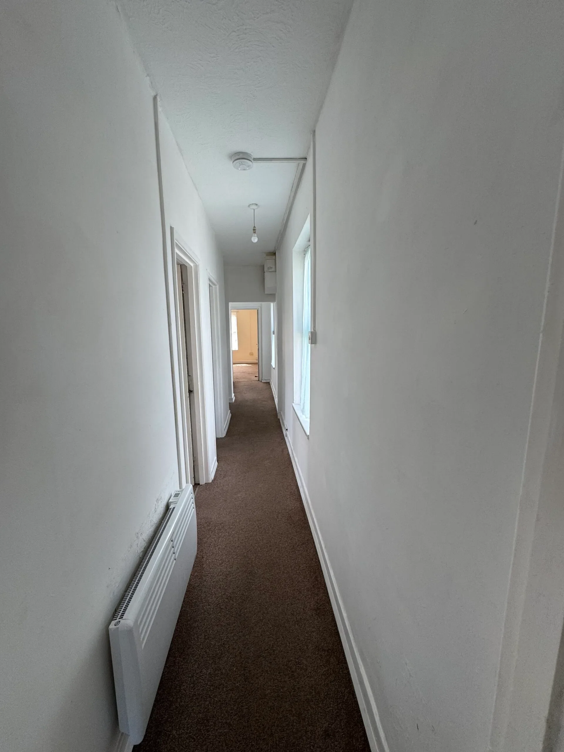 Flat Tyntaldwyn Road in Troed-y-rhiw