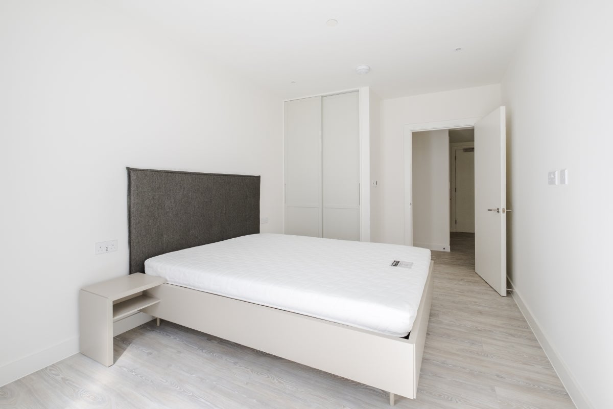 Flat Cherry Park Lane in Greater London