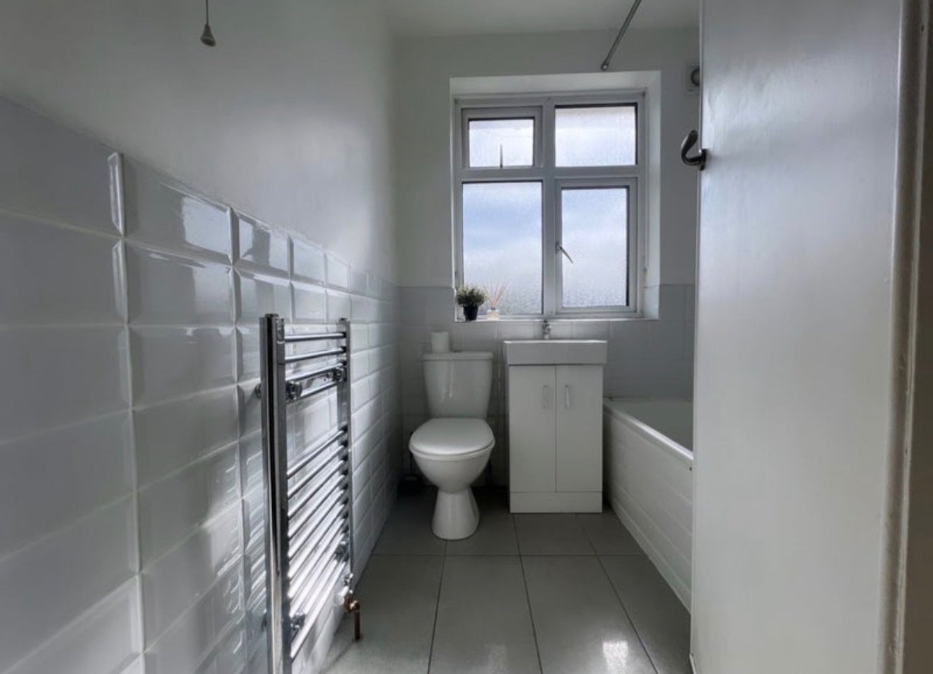 Flat Canfield Road in Greater London