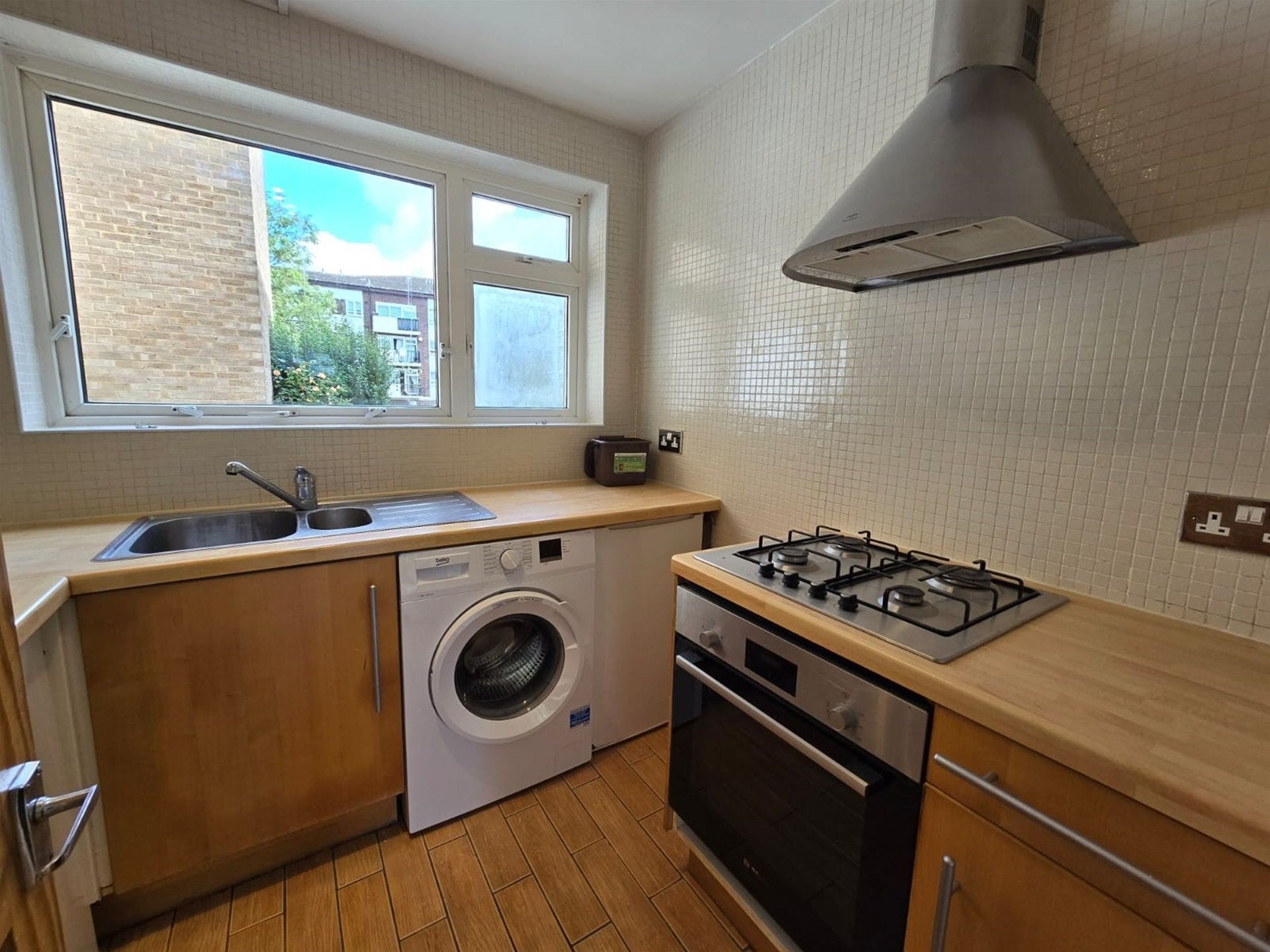 Flat Highview Road in Greater London
