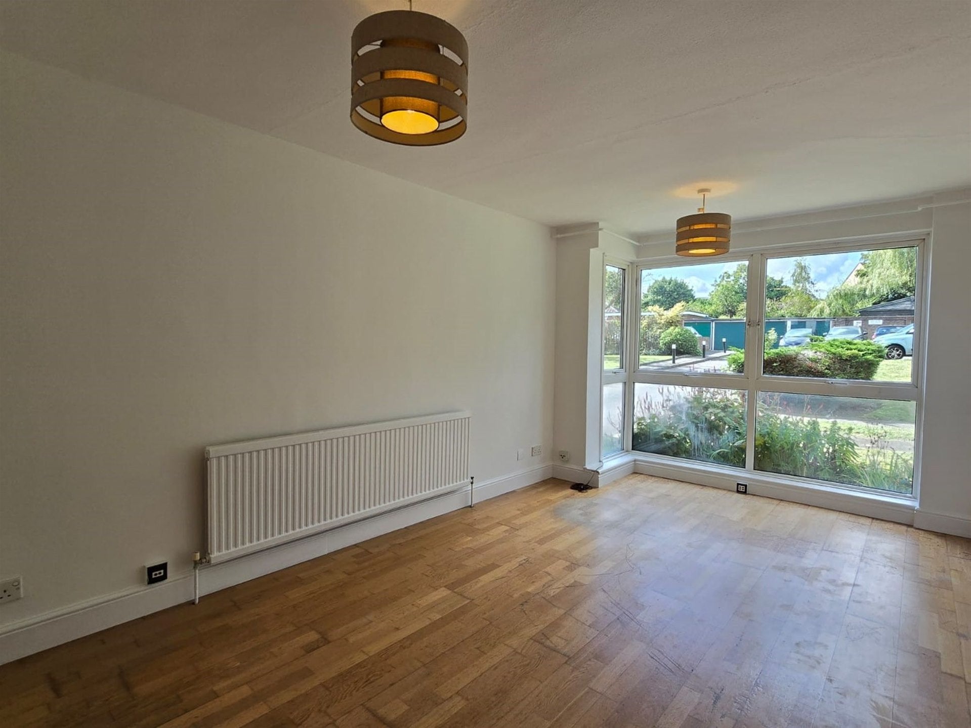 Flat Highview Road in Greater London