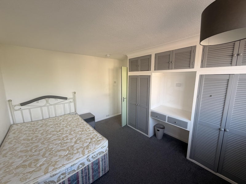 Room Ensbury Avenue in Bournemouth
