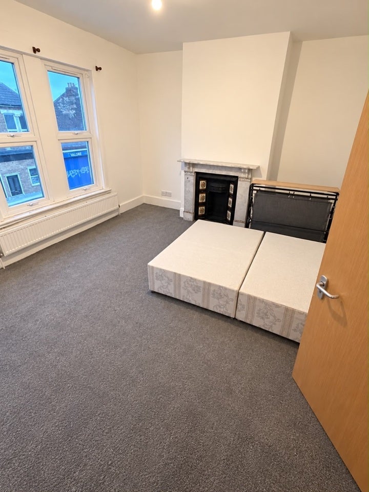 Room Frederick Road in Gillingham