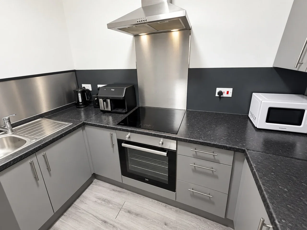 Room Hartington Road in Greater London