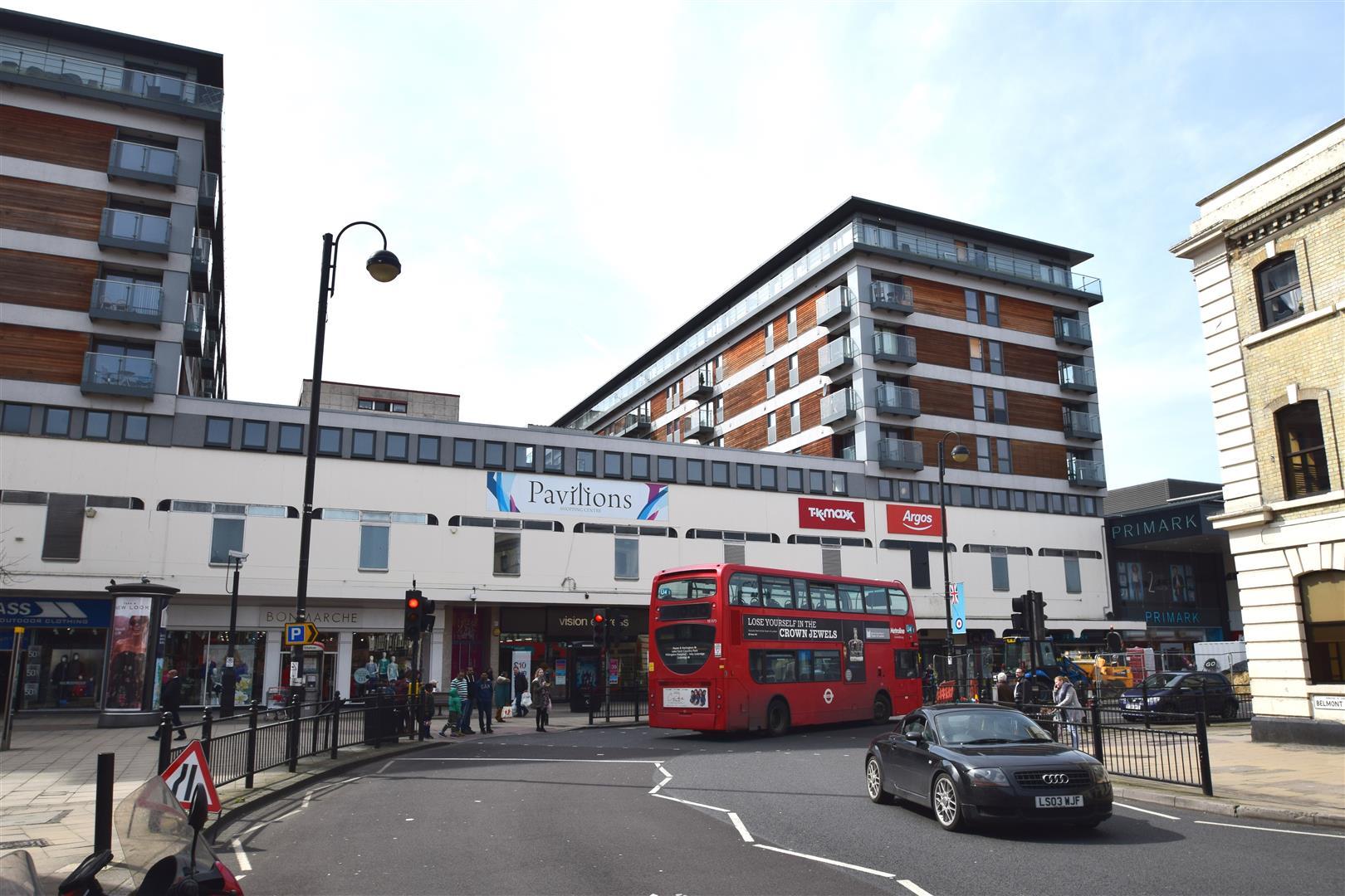 Flat High Street in Greater London