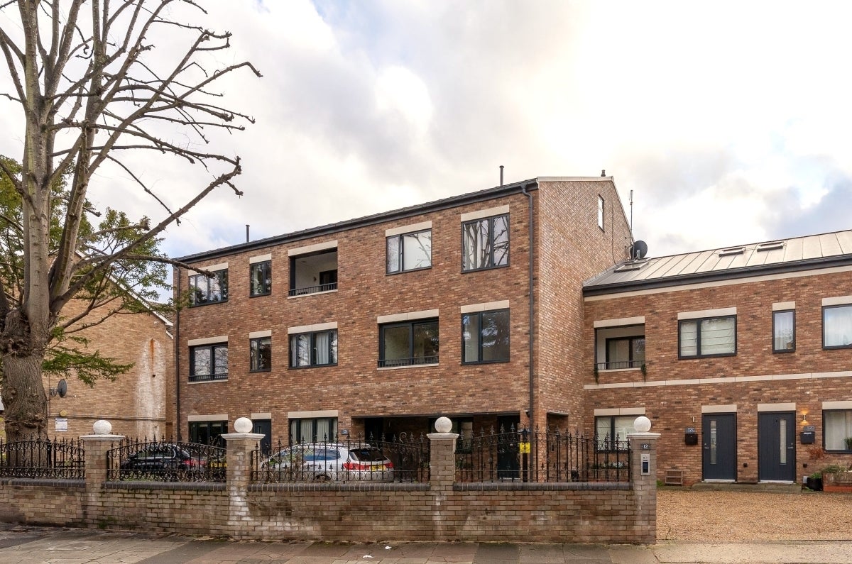 House Golden Manor in Greater London