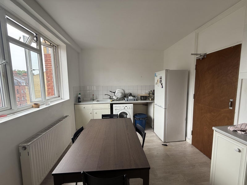 Room Stepney Way in Greater London
