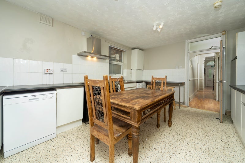 Room Moss Lane East in Manchester