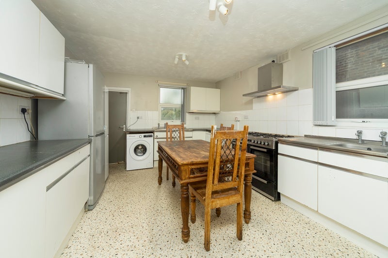 Room Moss Lane East in Manchester