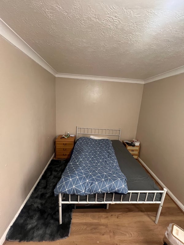 Room Maryland Road in Greater London