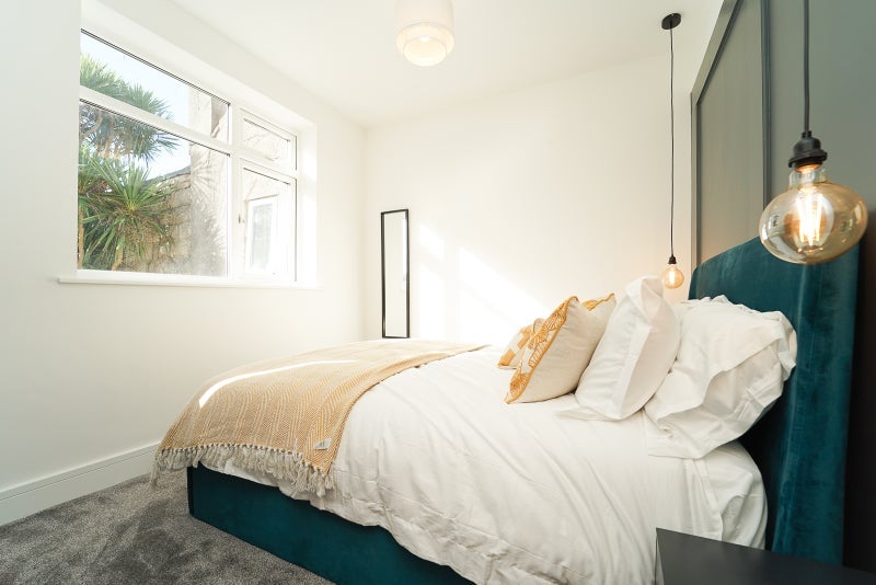 Room Sunnyside Road in Weston-super-Mare