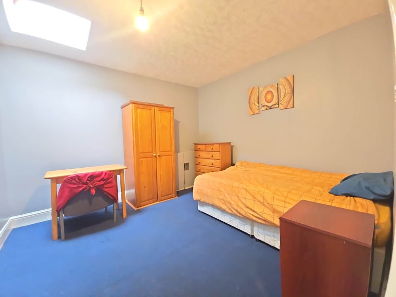 Flat Cholmeley Road in Reading