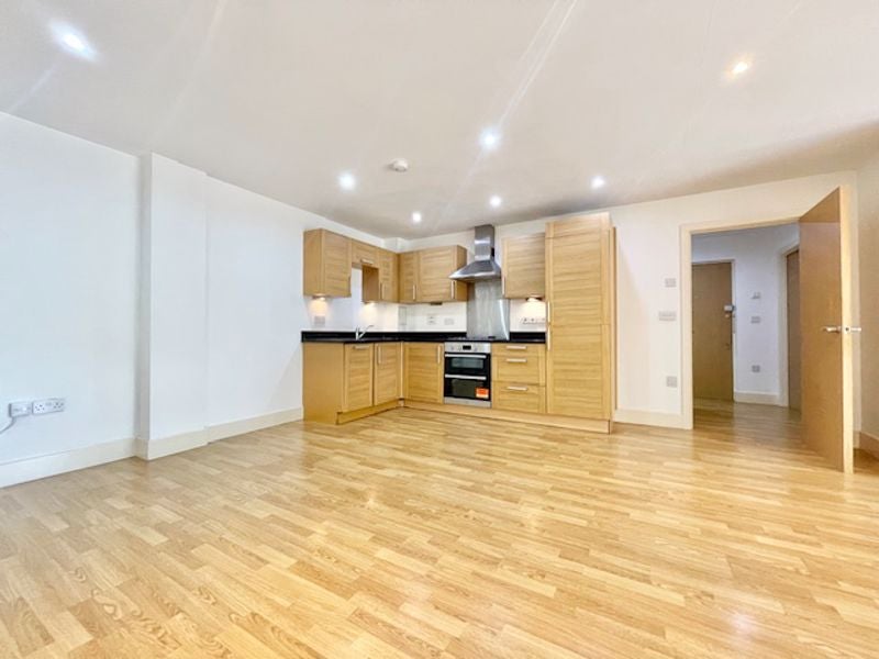 Flat Blue Lion Place in Greater London