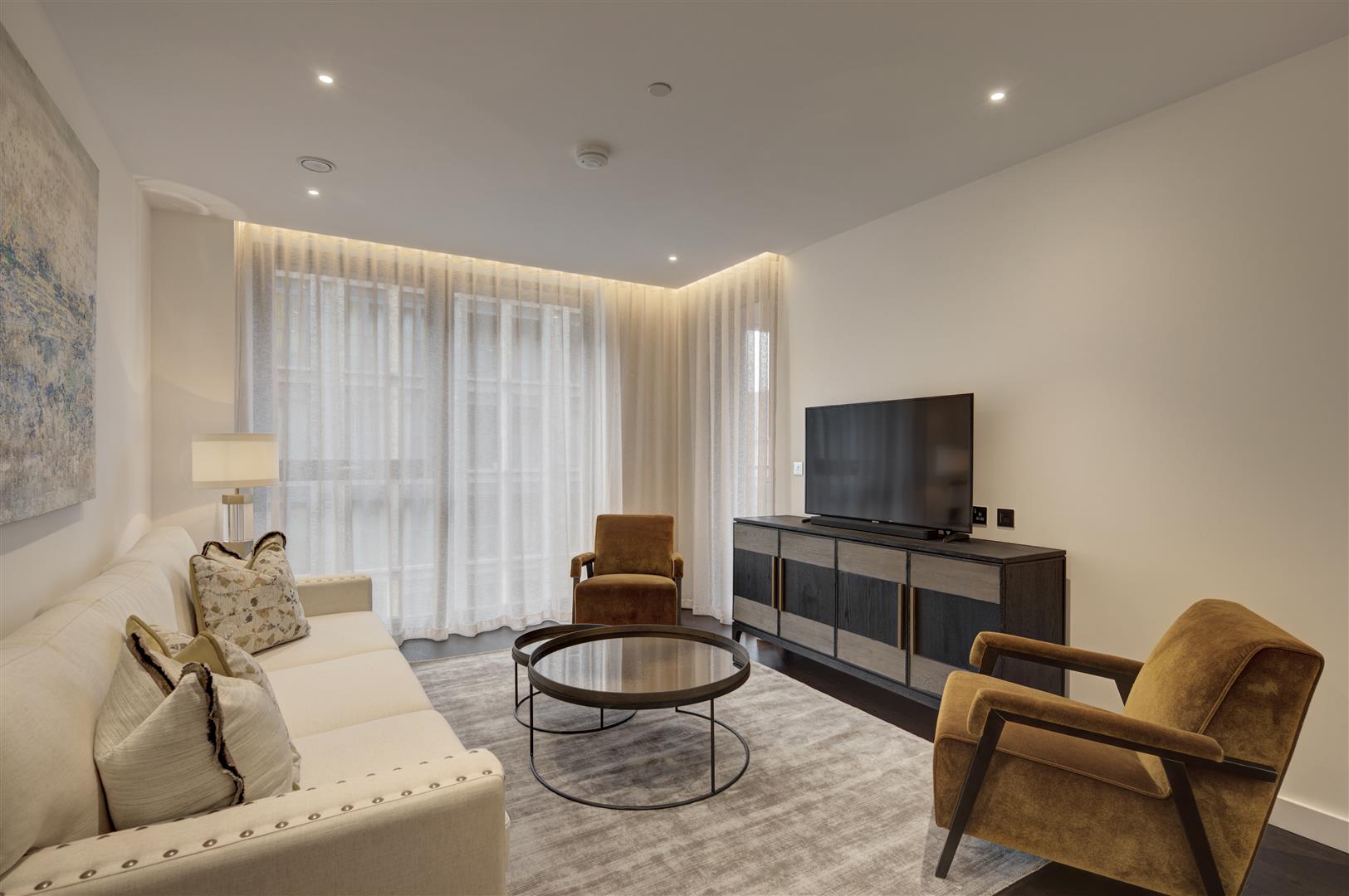 Flat Ponton Road in Greater London