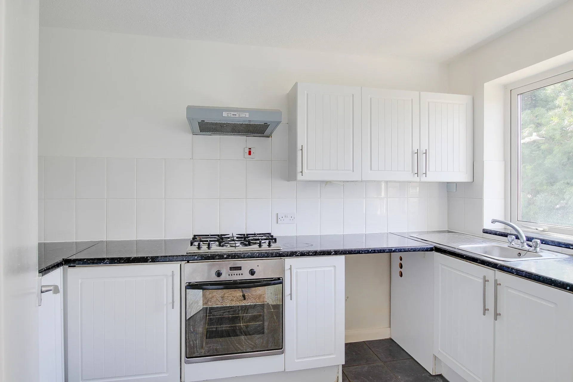 Flat Woodford Court in Thanet