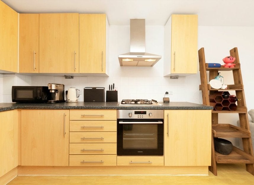 Flat Feather Mews in Greater London