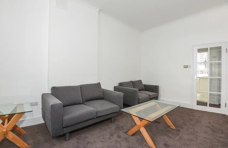 Flat Old Brompton Road in Greater London