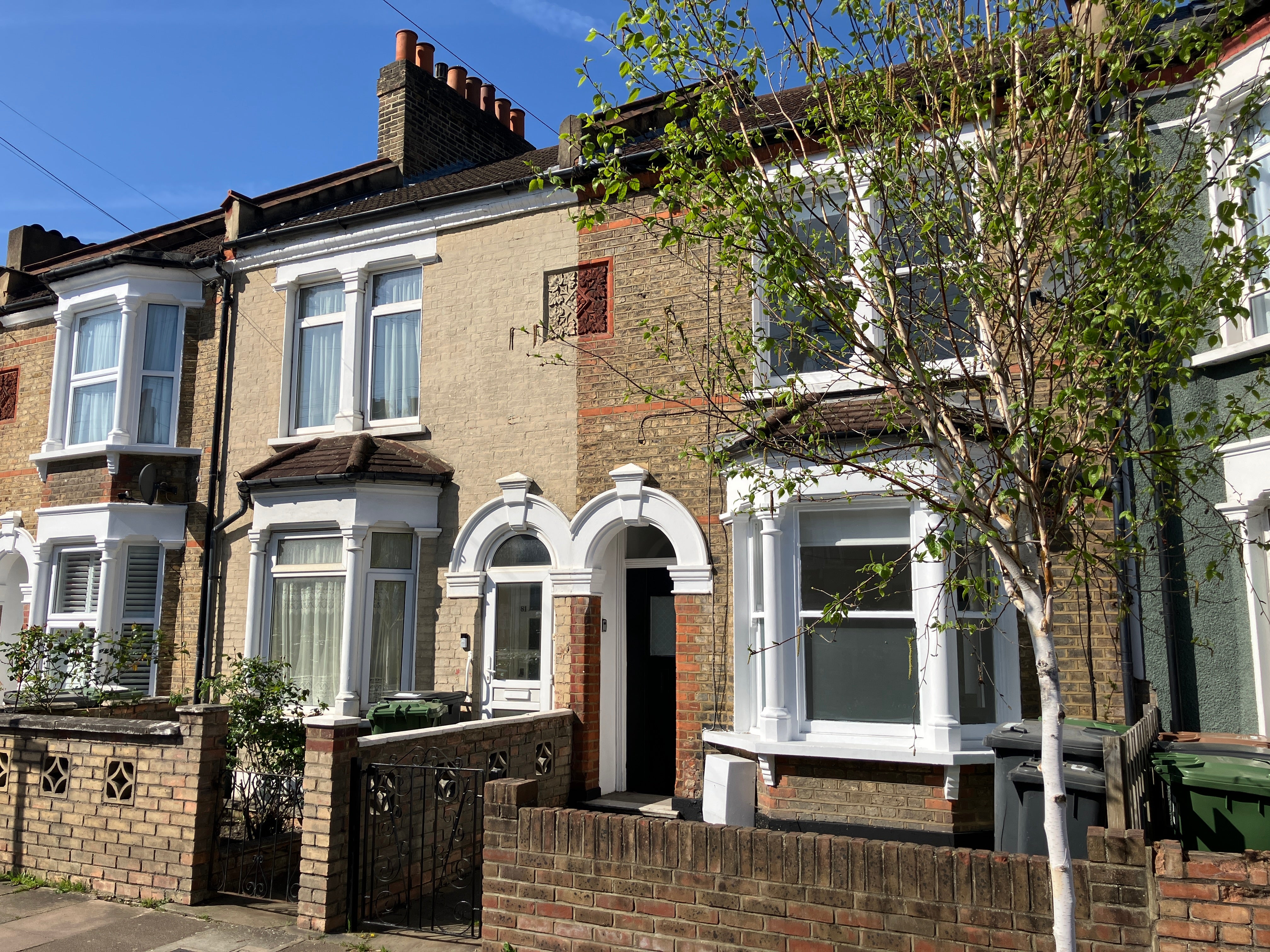 Flat Gloucester Avenue in Greater London