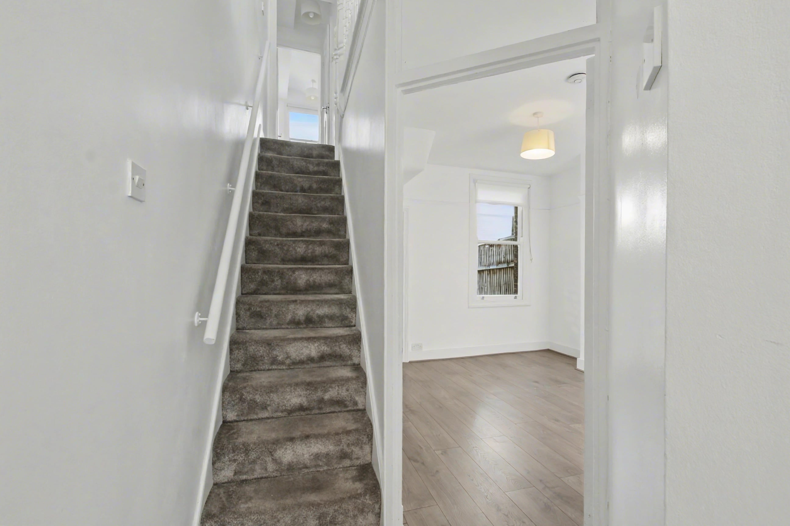 Flat Gloucester Avenue in Greater London