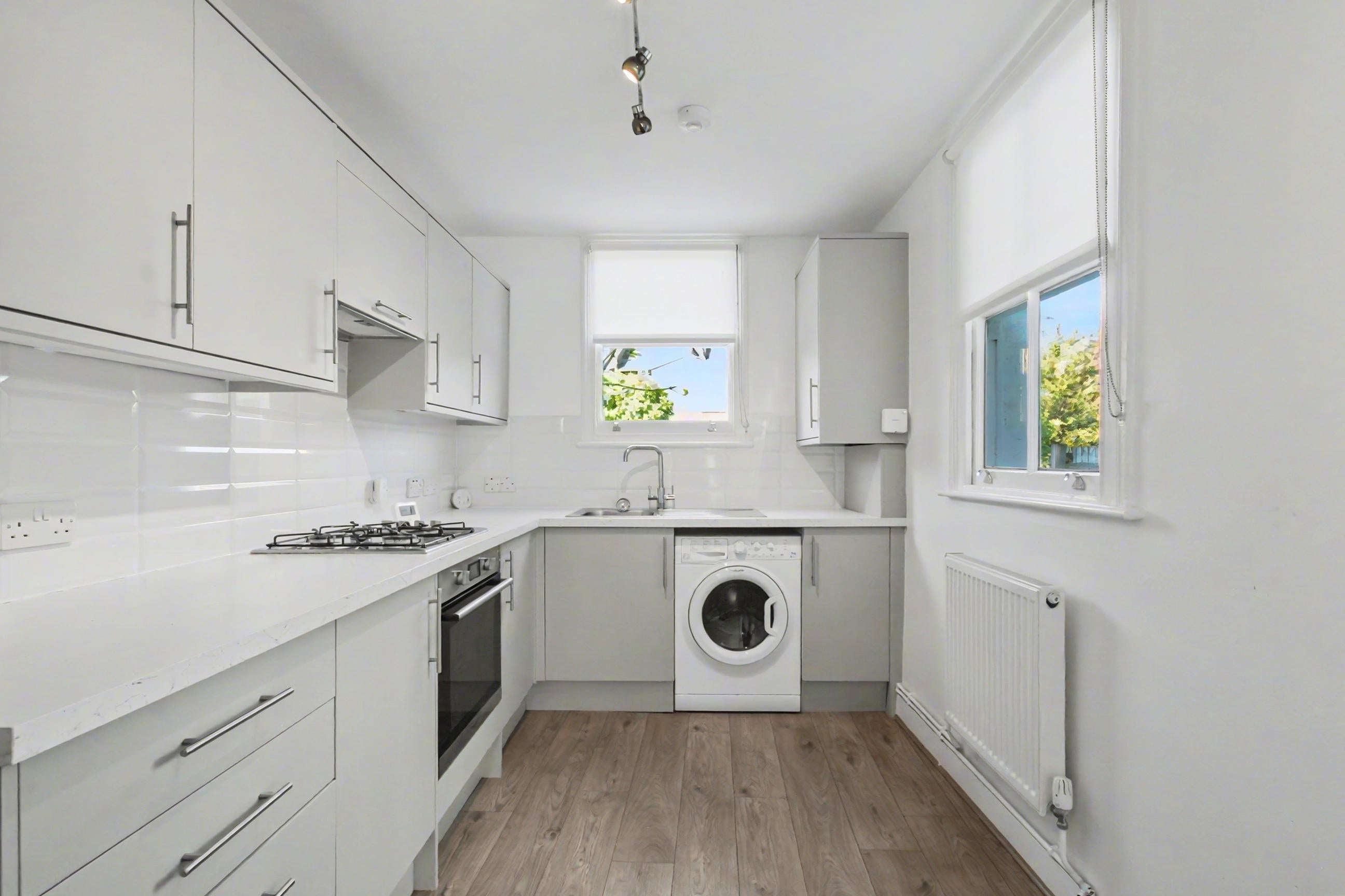 Flat Gloucester Avenue in Greater London