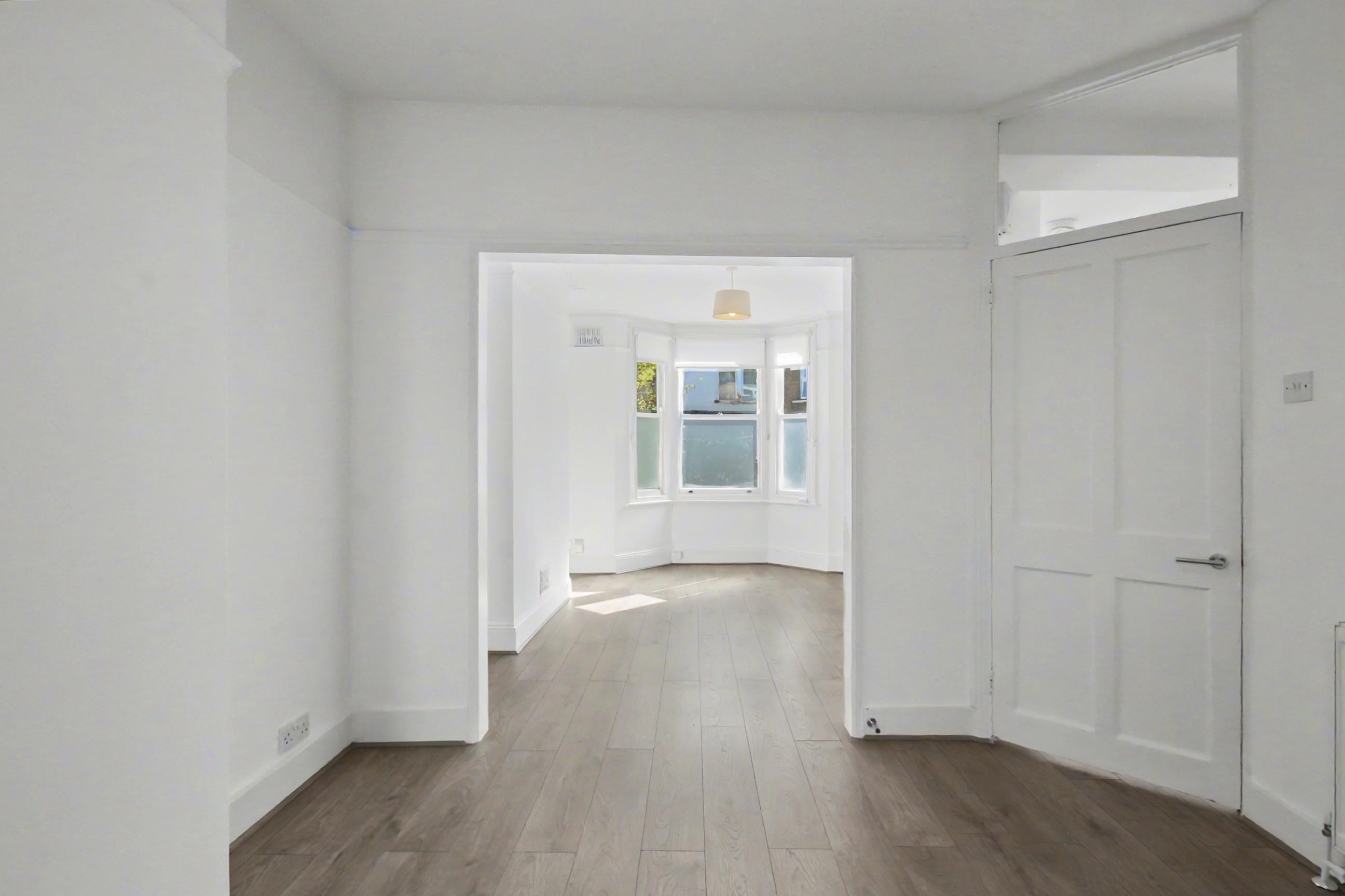 Flat Gloucester Avenue in Greater London