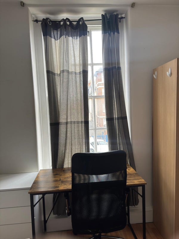 Room Frampton Street in City of Westminster