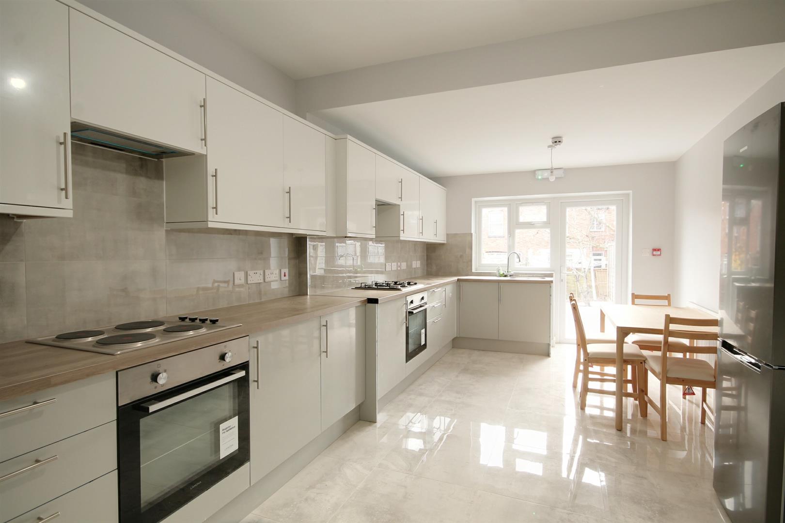Room High Road in Greater London