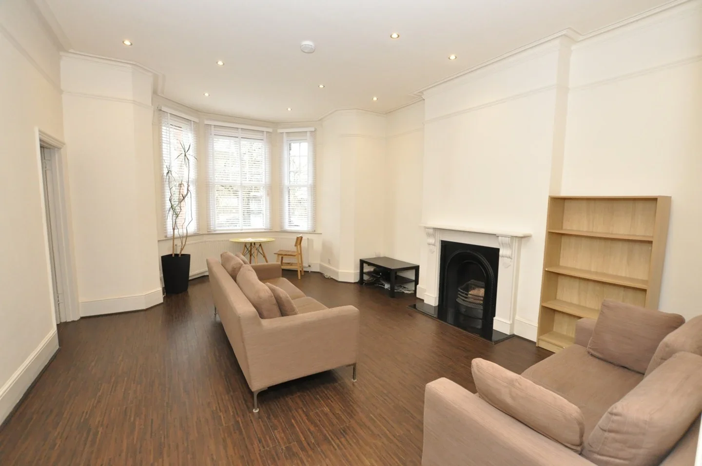 Flat Great North Road in Greater London