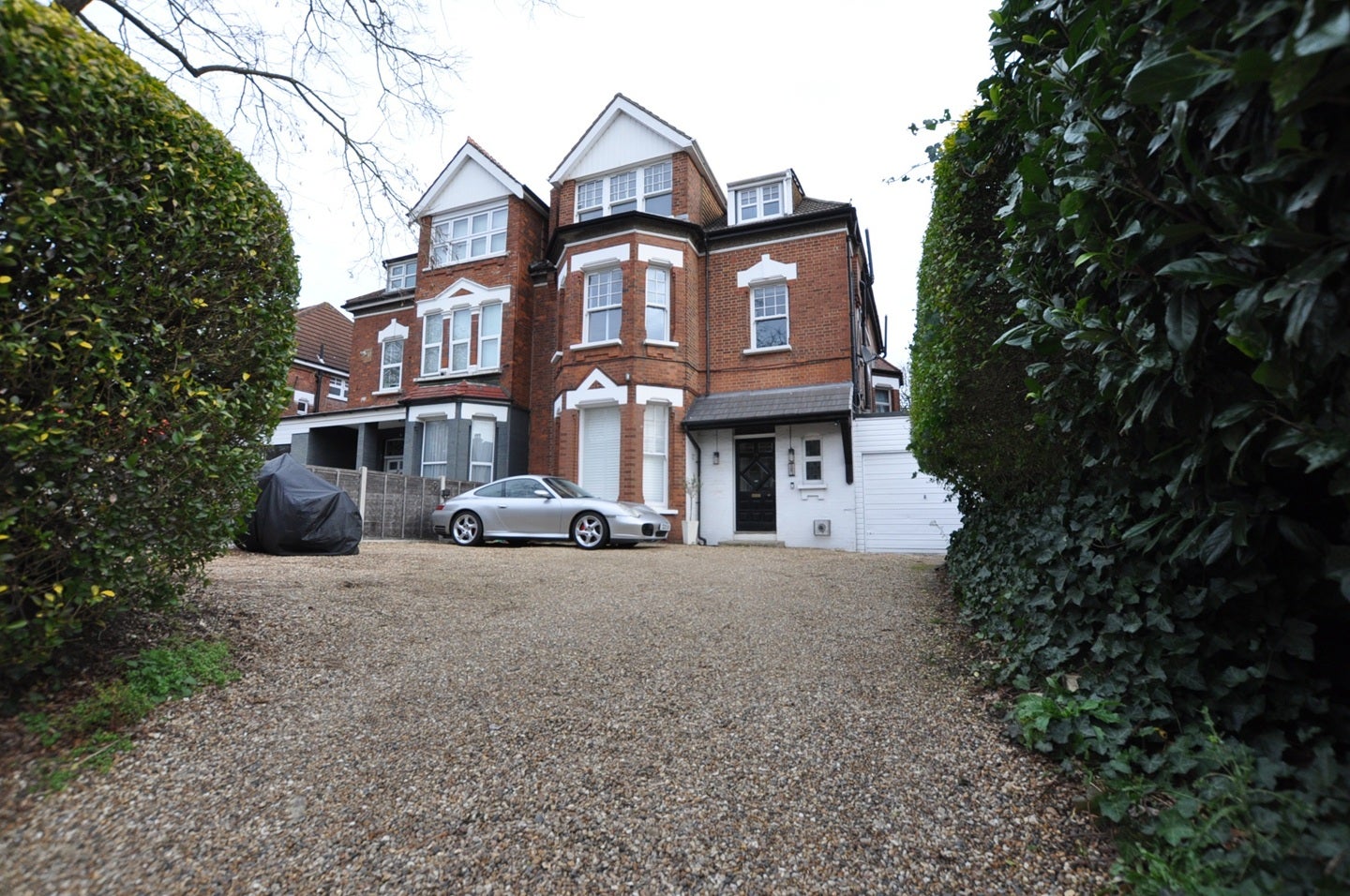 Flat Great North Road in Greater London