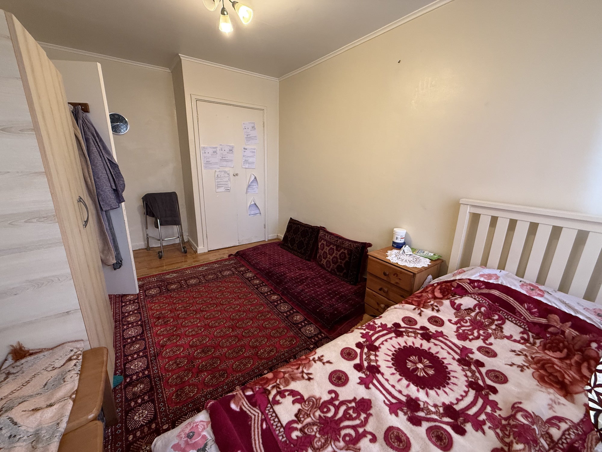 Flat Vicarage Farm Road in Greater London