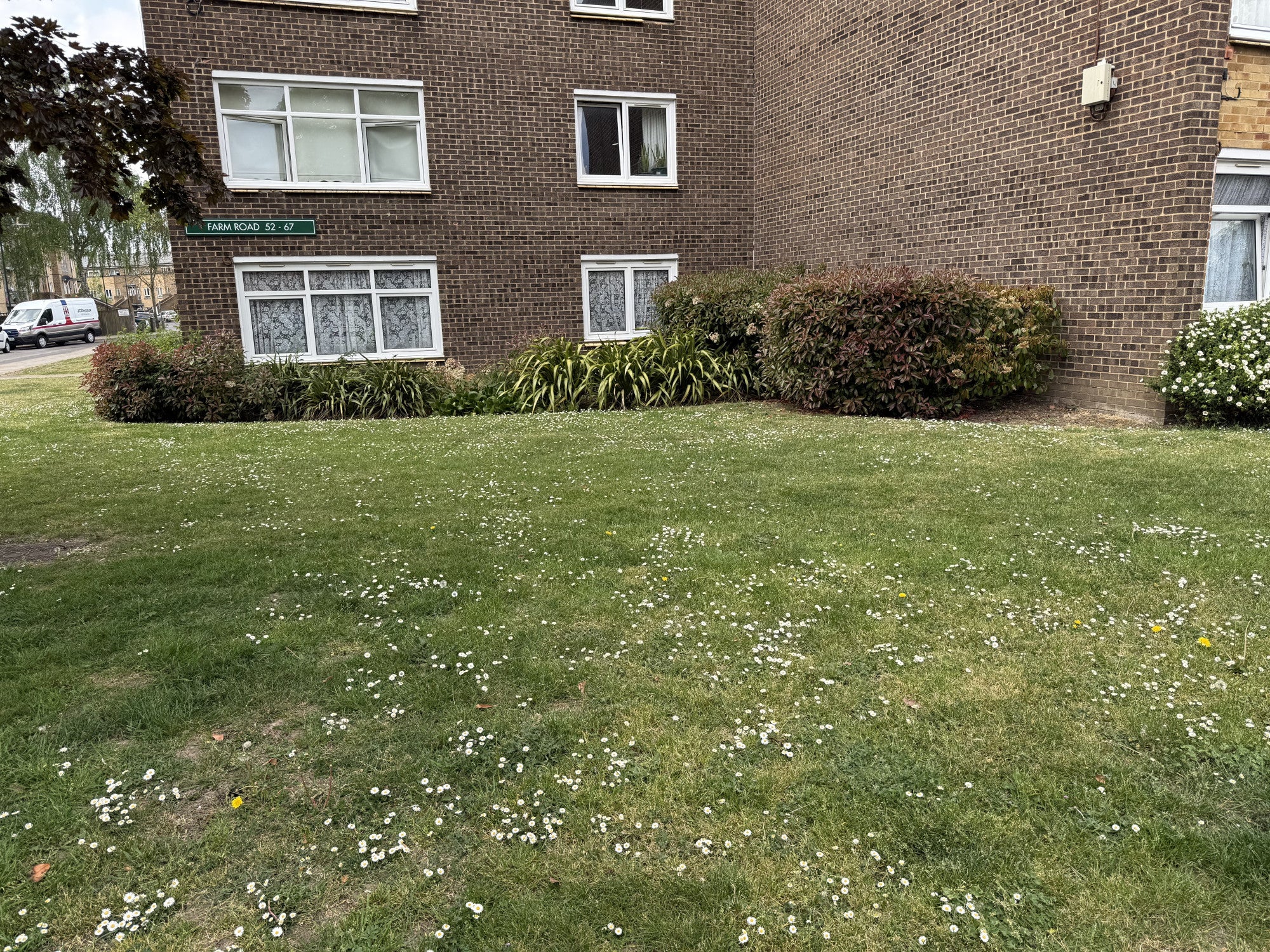 Flat Vicarage Farm Road in Greater London