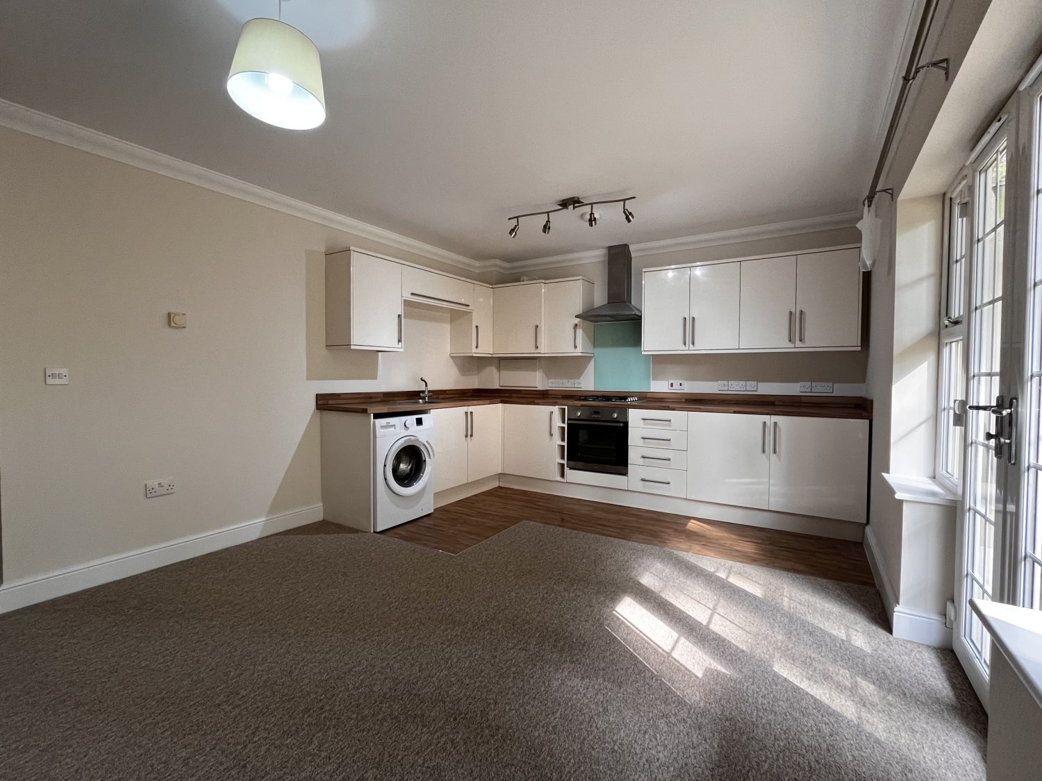 Flat Stirling Road in Bournemouth