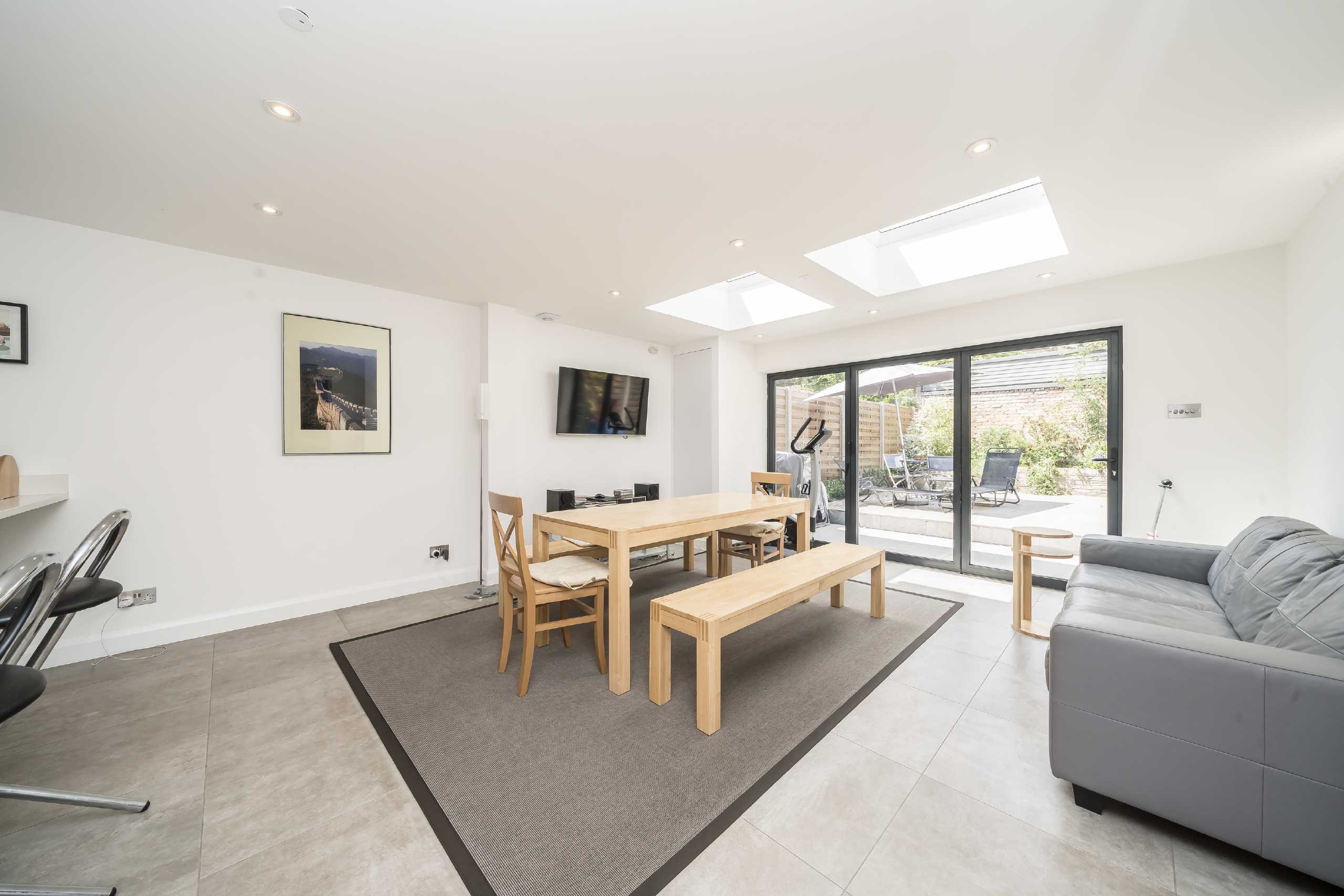 House Elliott Road in Greater London