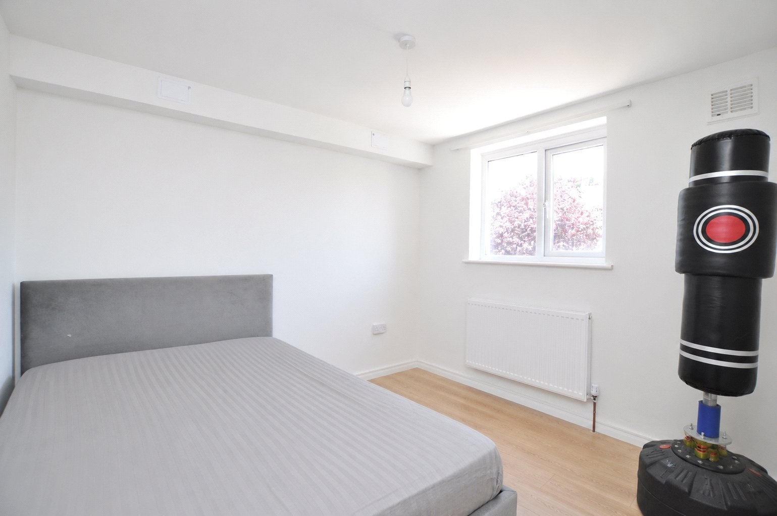 Flat Denmark Street in Rushmoor