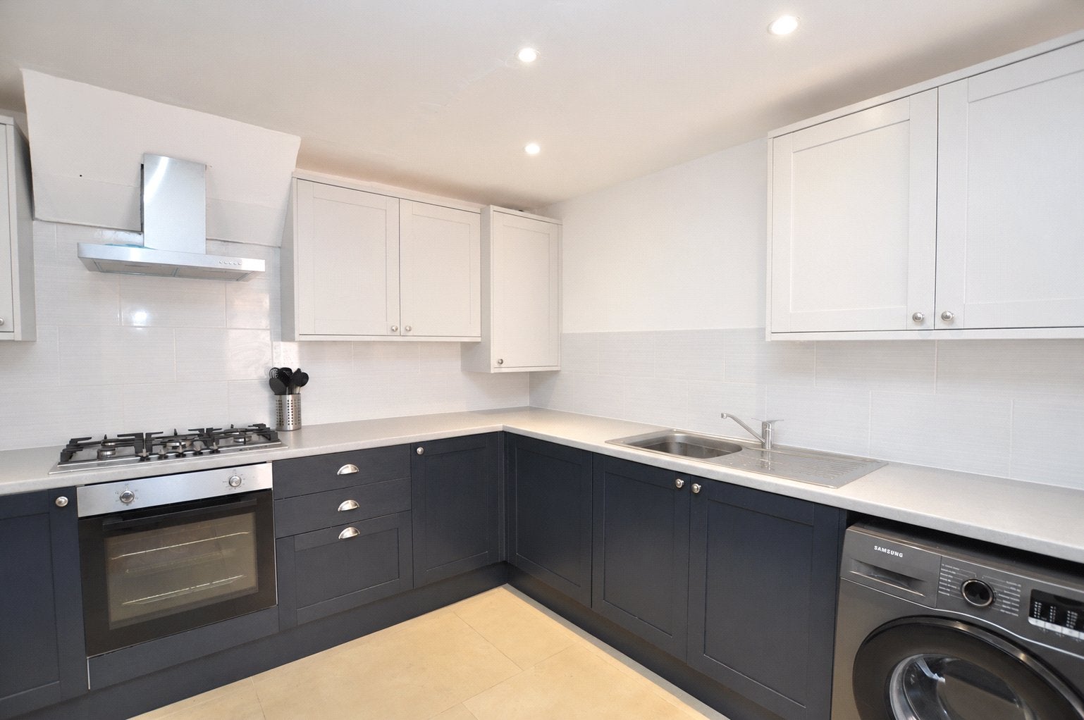 Flat Denmark Street in Rushmoor