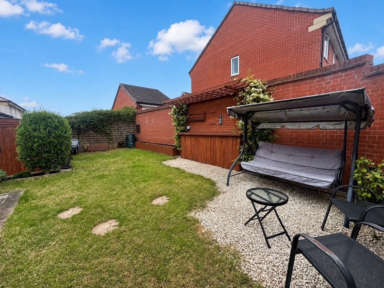 House Pilton Row in Broadclyst
