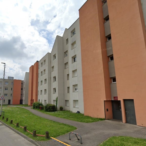 Flat Allée Est des Barbières in Chasse-sur-Rhône