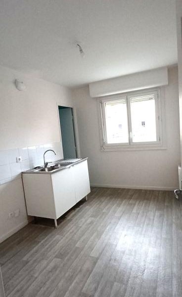 Flat Allée Est des Barbières in Chasse-sur-Rhône