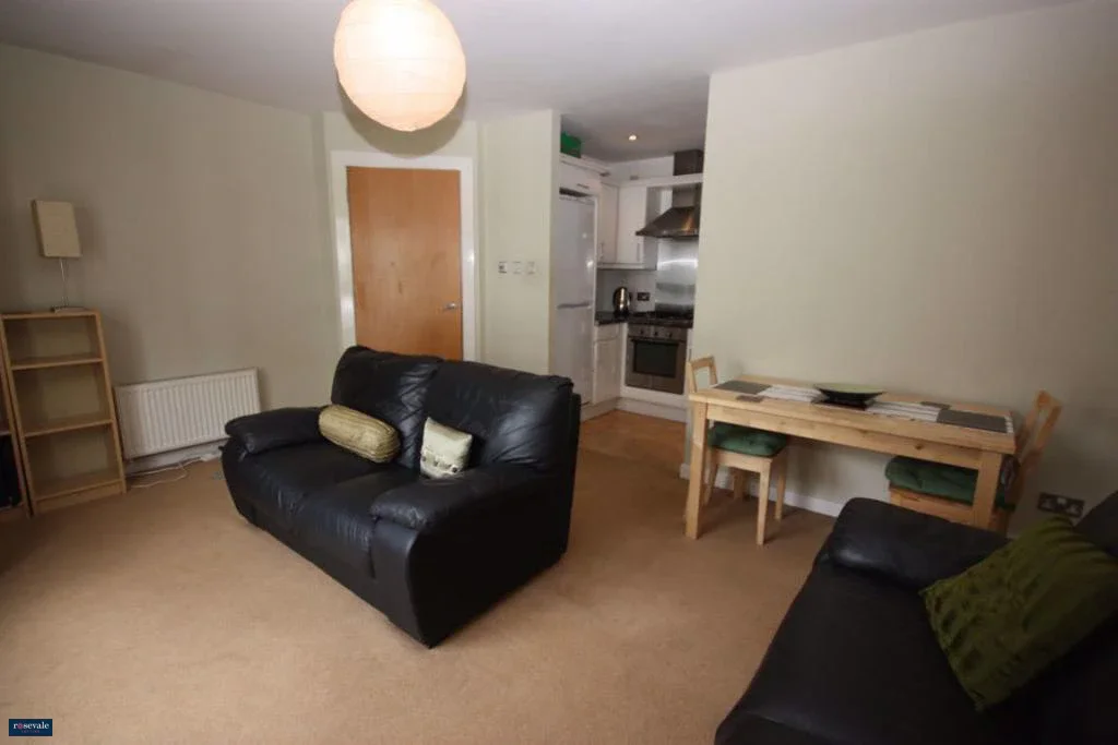 Flat Dunblane Street in Glasgow