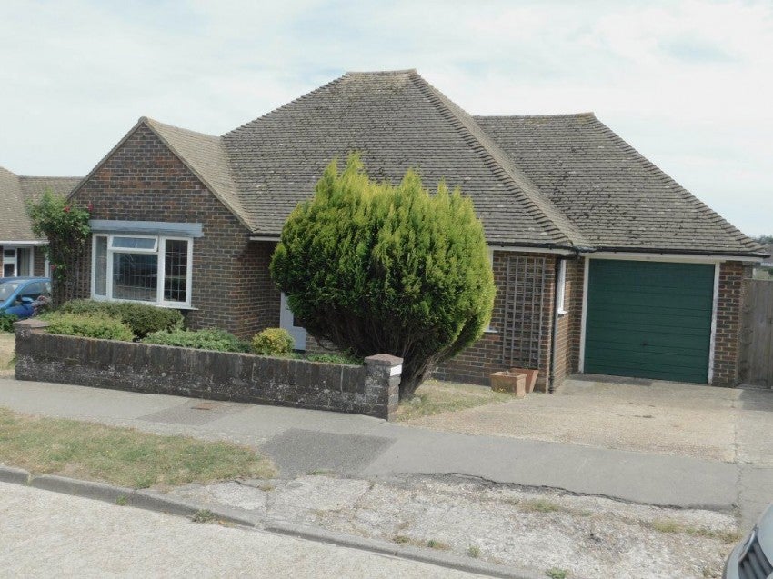 House Laburnum Gardens in Rother