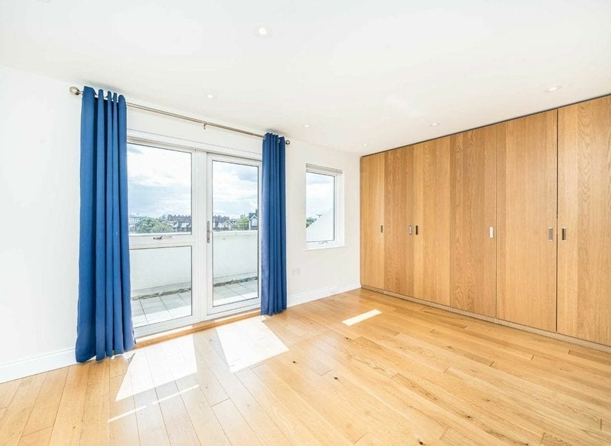 Flat Ryland Road in Greater London