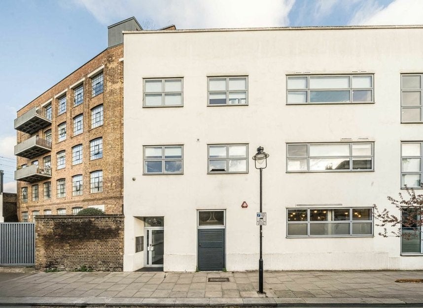 Flat Ryland Road in Greater London