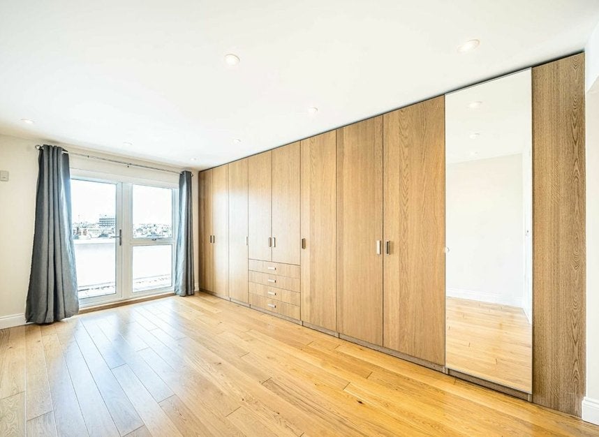 Flat Ryland Road in Greater London