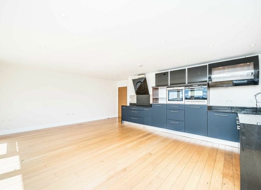 Flat Ryland Road in Greater London